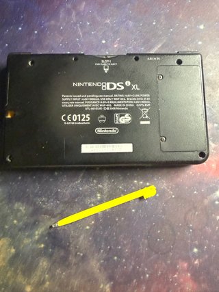 Nintendo DSi XL Amarilla