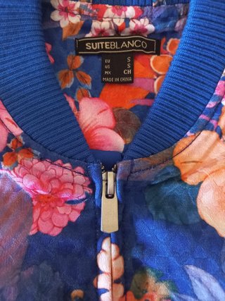 Bomber floral azul talla S