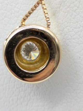 Cadena y Colgante Oro 18k con Diamante
