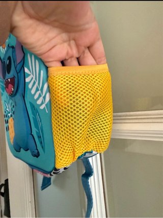 Mochila Stitch Piña Hojas Tropicales