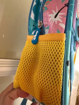 Mochila Stitch Piña Hojas Tropicales