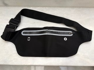 Riñonera deportiva negra