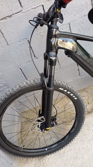 GIANT E-BIKE DOBLE SUSPENSIÓN CON MOTOR YAMAHA