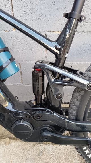 GIANT E-BIKE DOBLE SUSPENSIÓN CON MOTOR YAMAHA