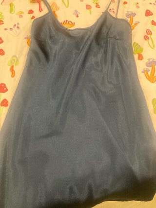 Camisón de satén azul marino