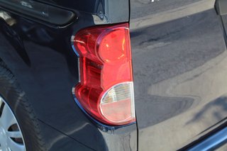 Nissan NV200 1.5 DCI 86 COMBI (2010)