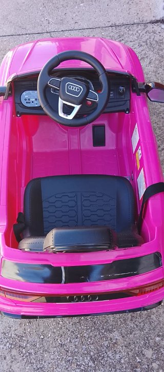 Coche eléctrico Audi RS Q8 rosa