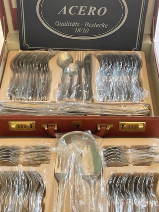Cubertería Acero Inox. con filo de oro 24k