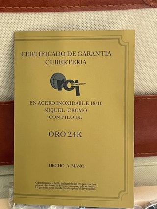 Cubertería Acero Inox. con filo de oro 24k