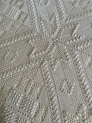 Colcha ganchillo artesanal beige/ Para 1-35 o 1.50