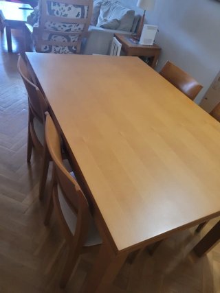 Mesa comedor extensible y 6 sillas madera clara