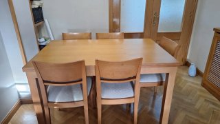 Mesa comedor extensible y 6 sillas madera clara