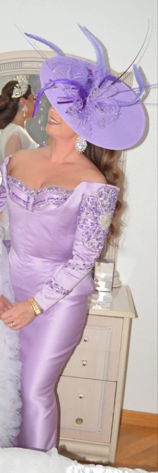 Vestido de boda gitana, morado y tocado