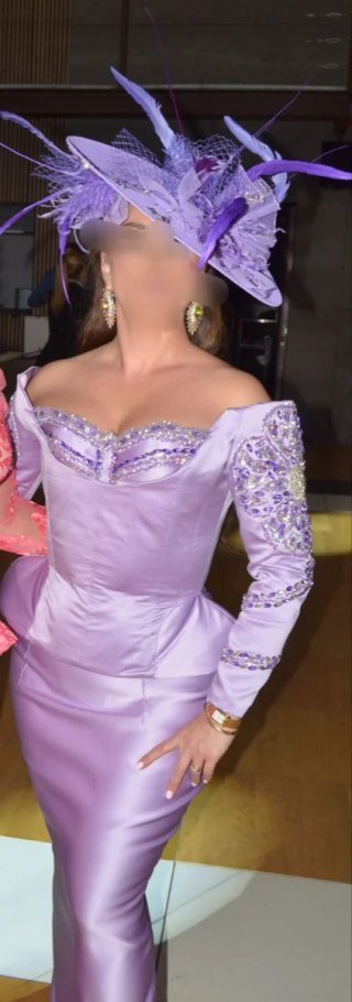 Vestido de boda gitana, morado y tocado