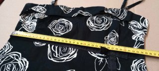 Top ajustado con tirantes y estampado floral