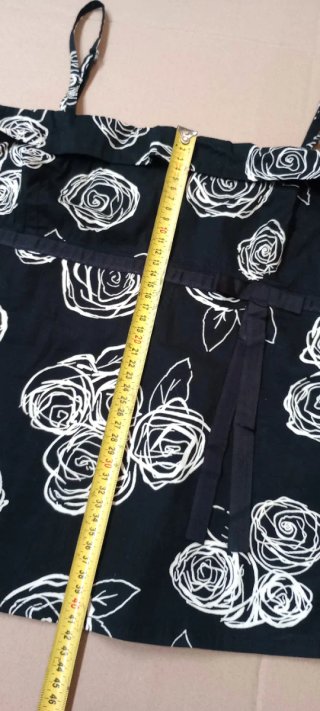 Top ajustado con tirantes y estampado floral