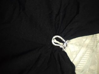 Top scollato con dettaglio gioiello