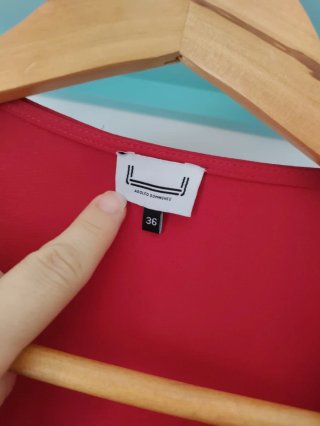 Mono Adolfo Domínguez rojo talla 36