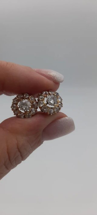Pendientes de oro 14kt con brillantes.