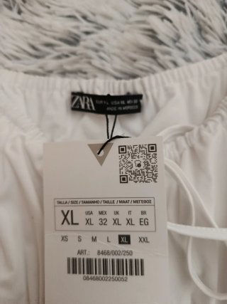 Blusa Zara manga larga escote cuadrado