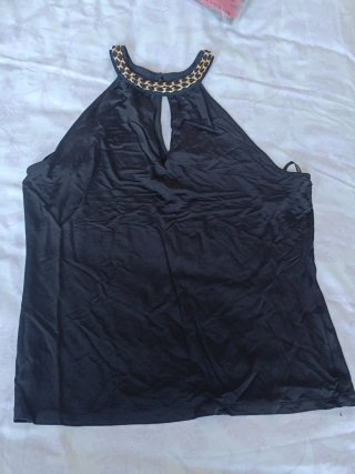 Top Morgan Halter con Cadena Dorada