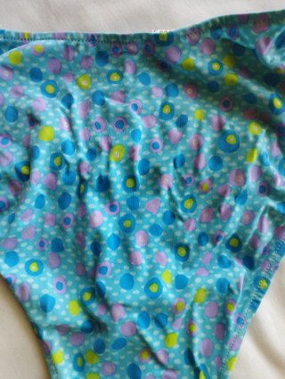 Bikini turquesa con estampado floral
