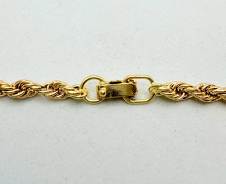 Cadena Salomónica de oro de 18k, 9.99 g, 52.5 cm.