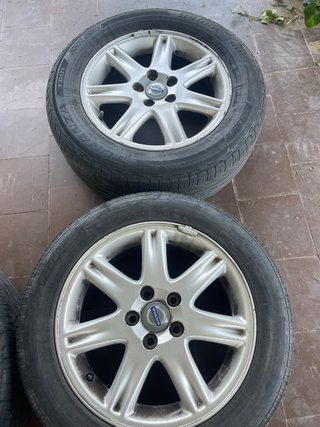 4 Llantas Volvo 16 pulgadas