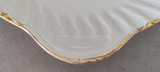 Piatto da torta decorato con fiori