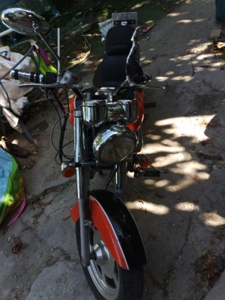 Hyosung Aquila 125 Cruiser Negra/Naranja