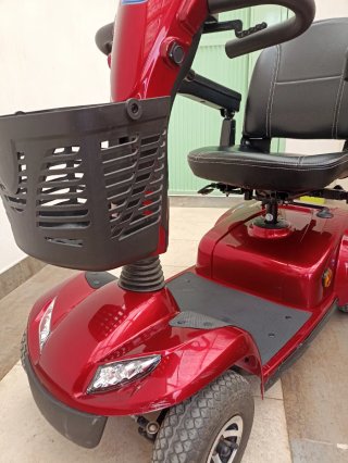 Scooter Invacare Leo Rojo