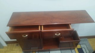 Mueble de entrada madera color nogal oscuro