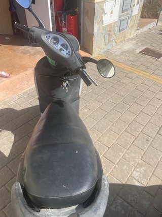 Piaggio 49cc Scooter Negra