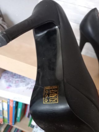Zapatos de tacón negros talla 39
