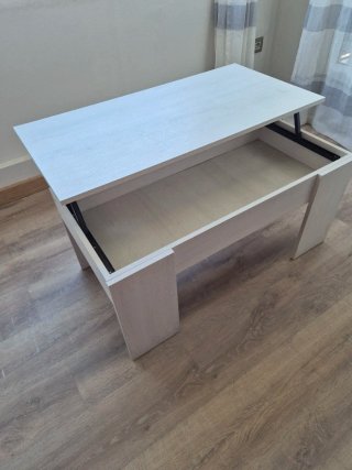 Mesa de centro elevable blanca