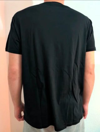 CAMISETA NEGRA - PORRETAS - TALLA XL y más