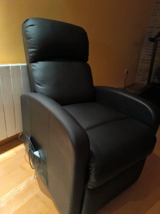 Butaca reclinable individual con mando