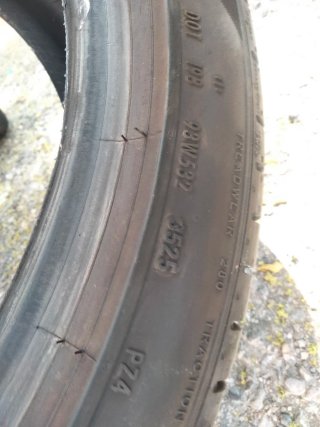 Neumáticos 245/40/19 Pirelli pezero al 85 por cien