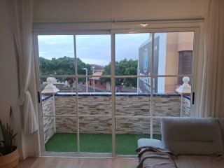 Ventana Balconera Aluminio. Arona