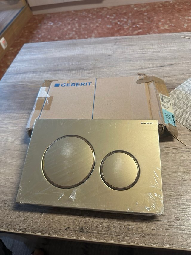 Botón Geberit Doble Descarga Dorado