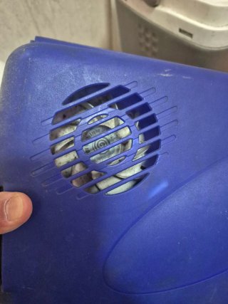 Nevera eléctrica azul y gris