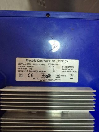 Nevera eléctrica azul y gris