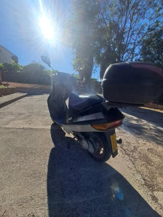 Suzuki Address Negra