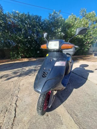 Suzuki Address Negra