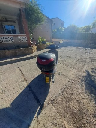 Suzuki Address Negra