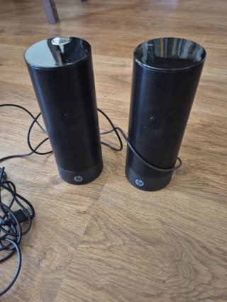 Altavoces HP USB v2. Negros