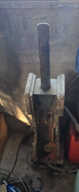Minicargadora New Holland LS150