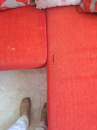 Sofá modular rojo y blanco