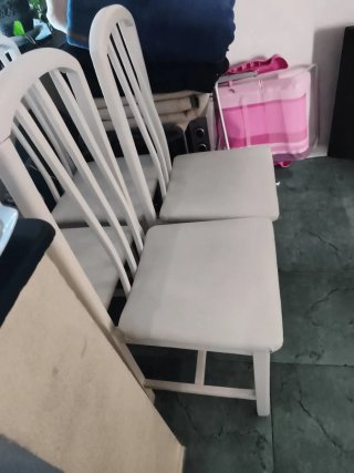 Juego de 4 sillas de madera blancas