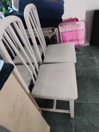 Juego de 4 sillas de madera blancas